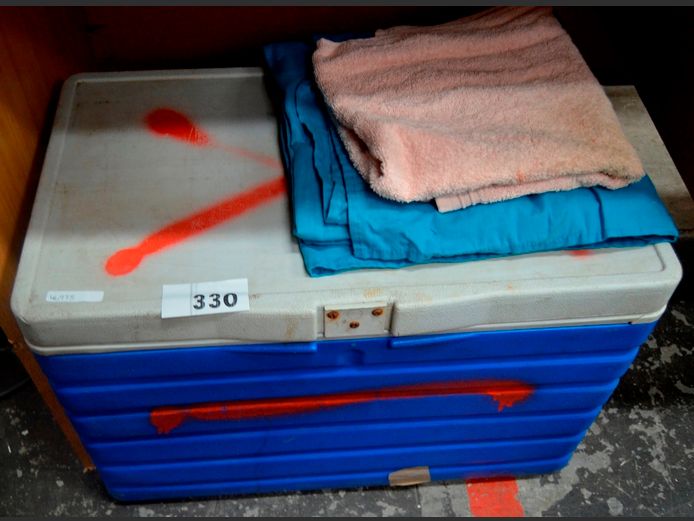 CADAC BLUE & WHITE COOLER BOX, 56 x 33 x 38cm [Lid loose, paint marks]