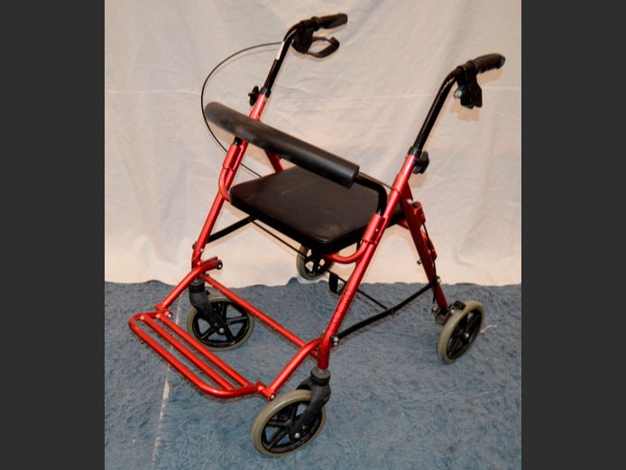 WALKING AID WITH SEAT