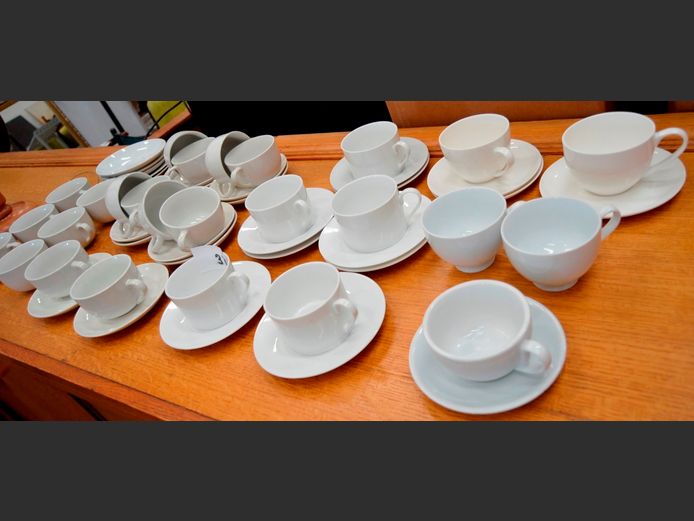 LOT: WHITE TEA CUPS & SAUCERS