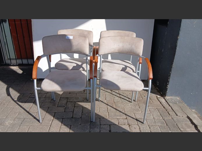Set of 4 chairs