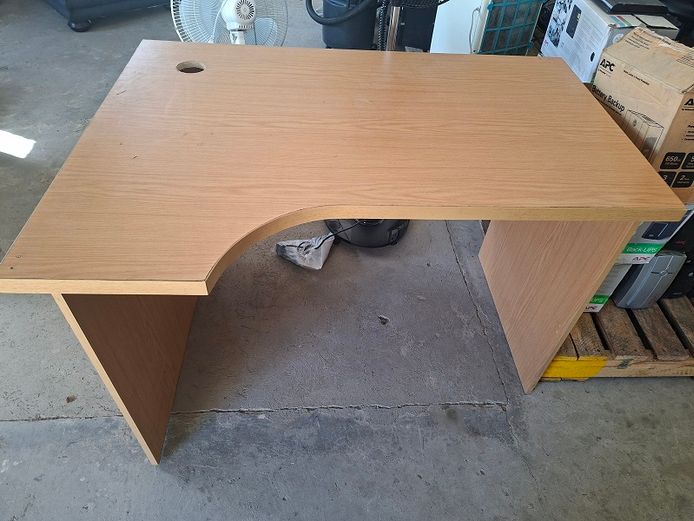Small Corner Desk