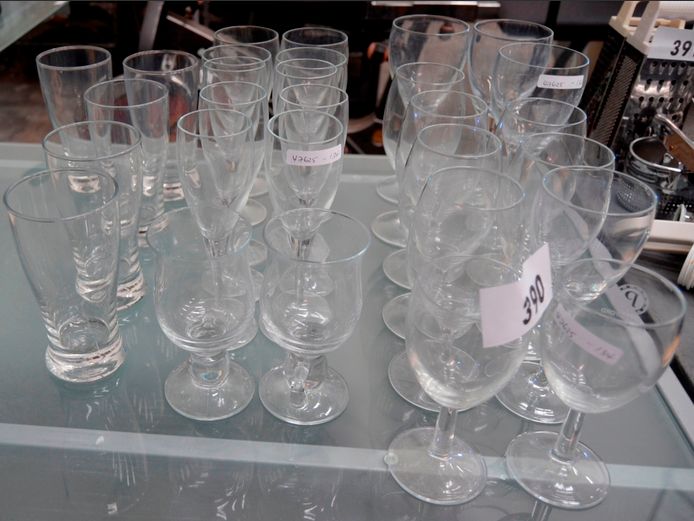 ASSORTED DRINKING GLASSES