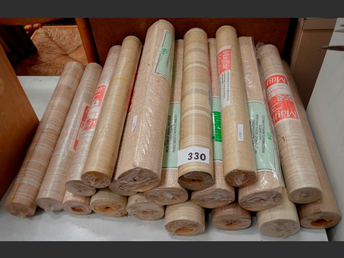 LOT: VINYL WALL PAPER