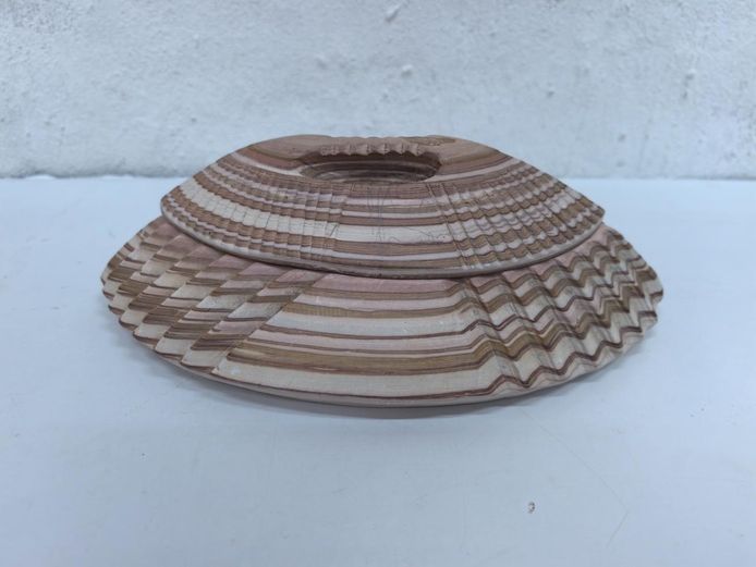 Decorative Carved Sandstone Clam Shell Trinket Dish with Lid