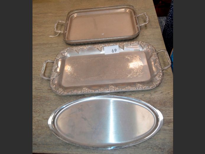 PIERCED SILVER PLATE TWIN HANDLED TRAY & 2 OTHERS, 55 x 26cm, 52 x 29cm & 41 x 19cm
