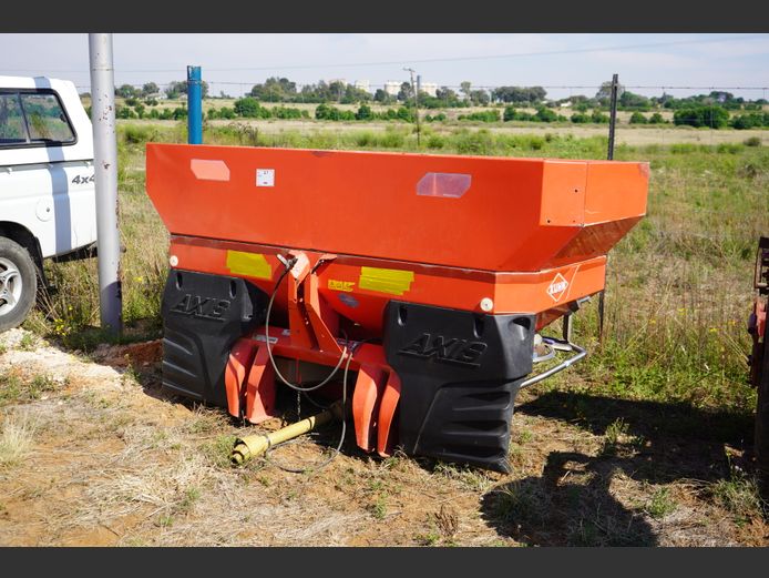 KUHN KUNSMISSTROOIER - 30 TON 3-PUNT AXIS 30.1