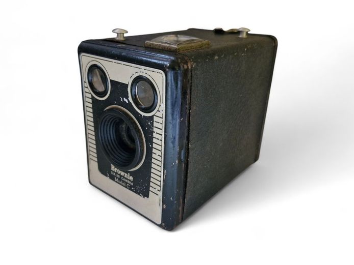 Vintage Kodak Brownie Six-20 Model C Camera