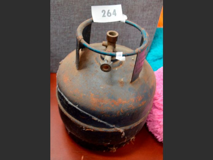 3kg GAS CYLINDER [Condition unknown]