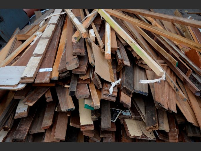 ASSORTED TIMBER PLANKS