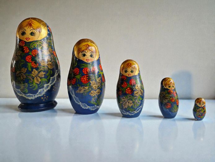 Vintage 5-Piece Hand-Painted Matryoshka Nesting Doll Set