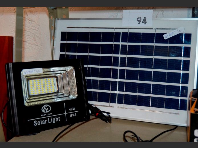 40W SOLAR SPOTLIGHT [Untested]
