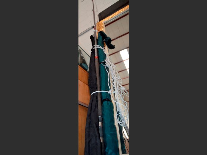 LOT: 5 x FISHING RODS