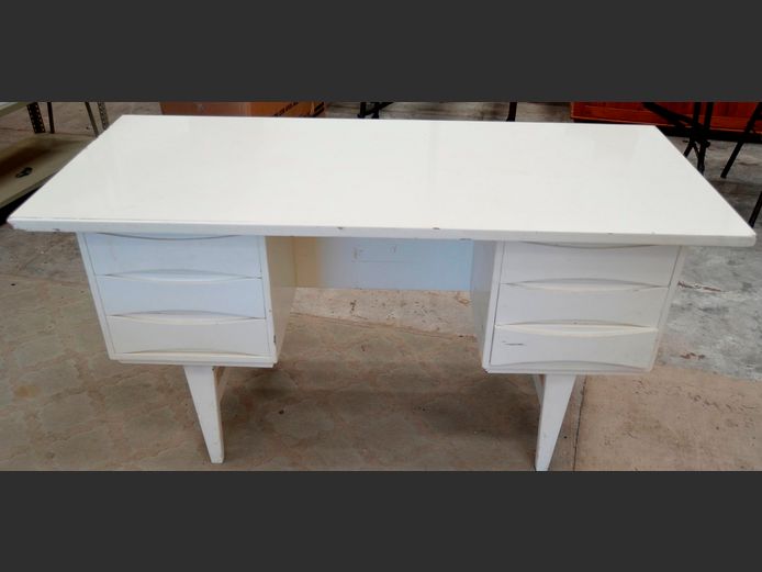 WHITE PAINTED 4-DRAWER DESK, 150 x 70 x 74cm