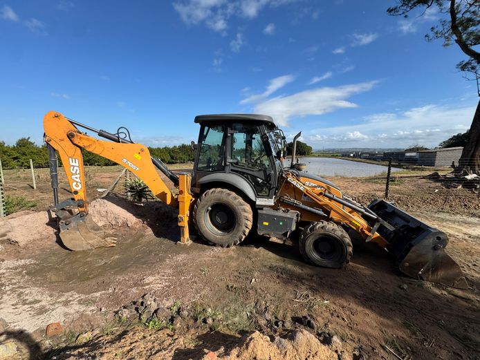 2022 CASE 570ST BACKHOE LOADER