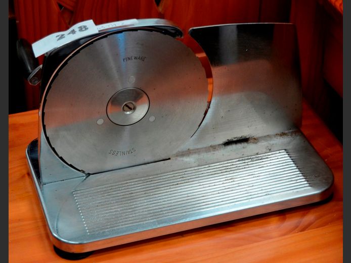 STAINLESS STEEL MANUAL SLICER, 33 x 20 x 20cm