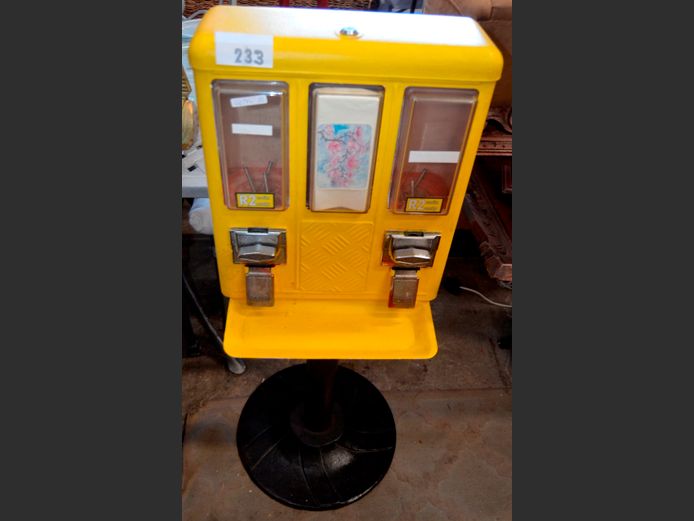 VINTAGE YELLOW COIN OPERATED CANDY MACHINE, 41 x 28 x 106cm [Untested]