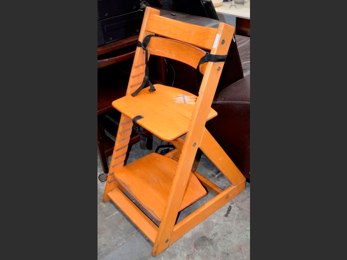 BEECHWOOD ADJUSTABLE CHILD'S CHAIR