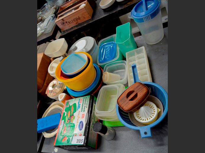 SALAD SPINNER, COLANDER, PLASTIC STORAGE CONTAINERS, etc