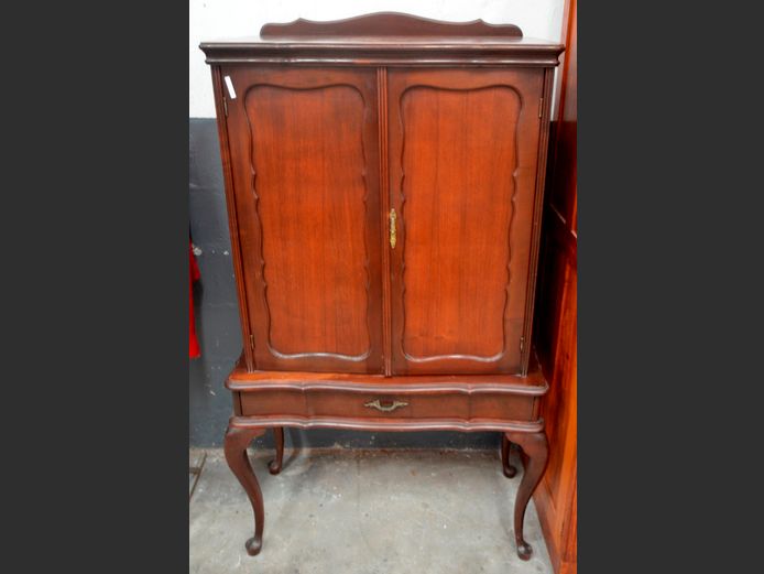 IMBUIA 2-DOOR, SINGLE DRAWER DRINKS CABINET ON QUEEN ANNE FEET, 88 x 42 x 151cm