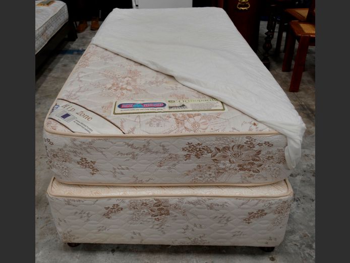 REST ASSURED SINGLE BED BASE & MATTRESS SET