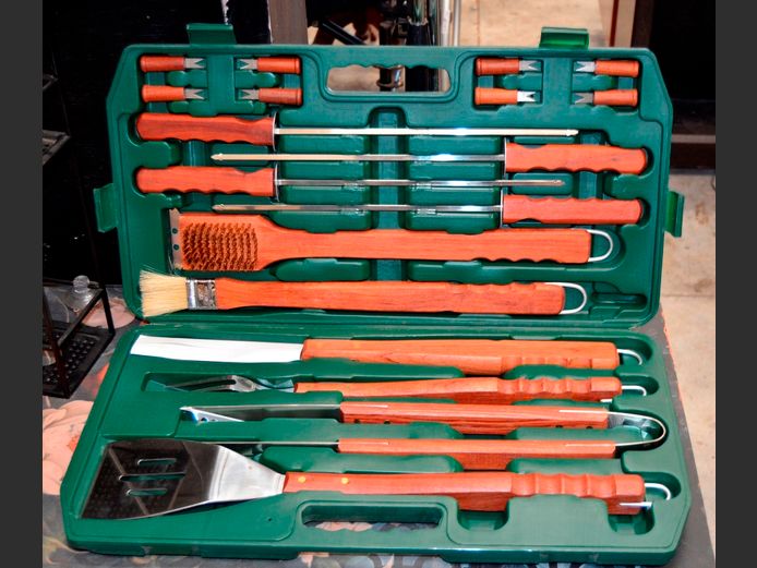 LEISURE LAND BRAAI UTENSIL KIT IN CASE