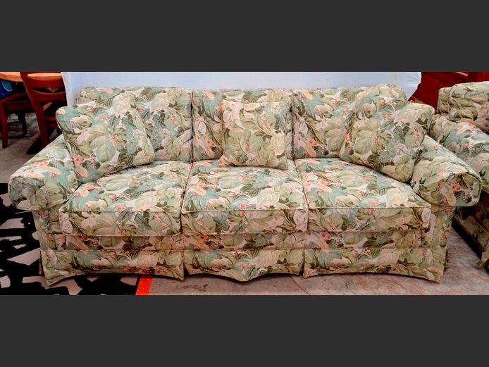 SHERRILL DAYTON'S HUDSON'S GREEN & BEIGE FLORAL UPHOLSTERED 3-SEATER OVERSIZED COUCH WITH SCATTER CUSHIONS, 220 x 90cm