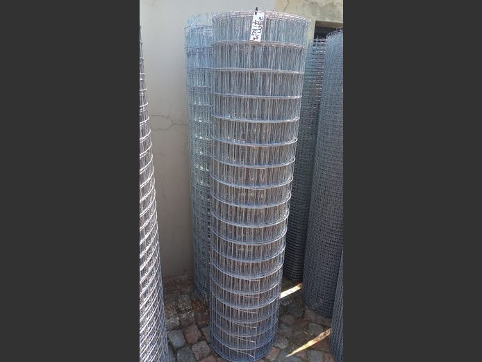 1.8m high galvanised mesh 50mmx100mm hole 2.5mm thick combined length 45m