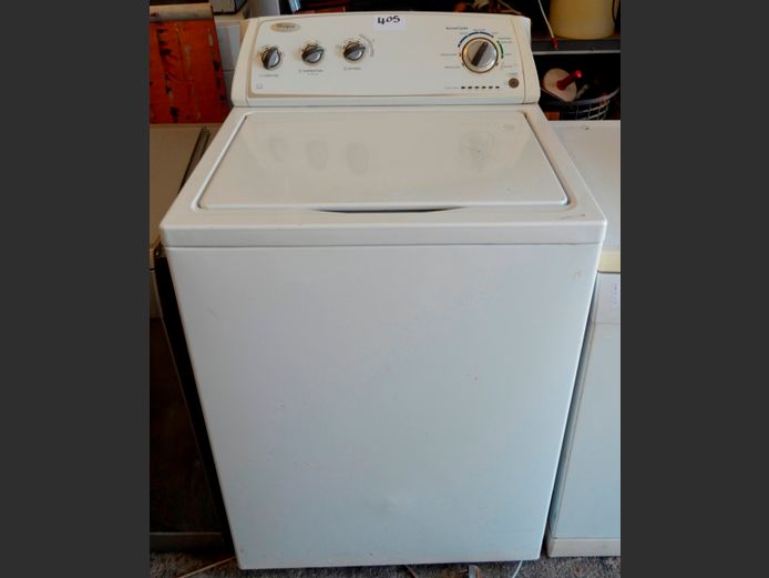 WHIRLPOOL HEAVY DUTY TOP LOADING WASHING MACHINE [Switches on, Untested further]