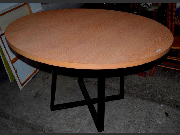 CIRCULAR OAK DINING TABLE ON METAL BASE, 120cm Diameter x 77cm High