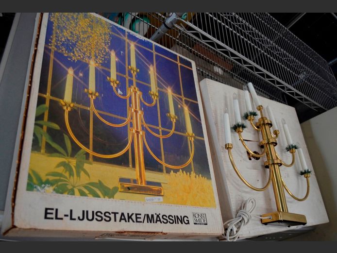 PAIR BRASS PLATED 6-ARM DINNER LIGHTS, 45 x 54cm High [Switch on]