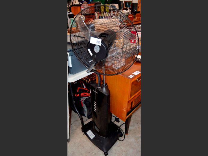 RUSSELL HOBBS MISTING FAN [Switches on]
