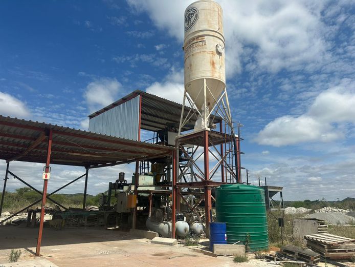 Ready-mix concrete batching plant , with steel structure , fully automative - producing curbing