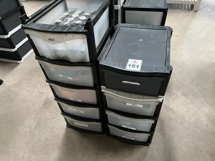 9 Plastic drawers