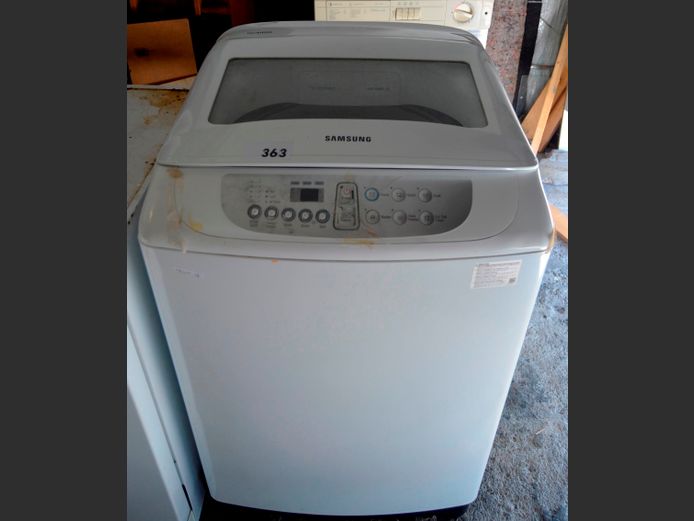 SAMSUNG WOBBLE TECHNOLOGY TOP LOADING WASHING MACHINE [Switches on, untested further, buttons worn]