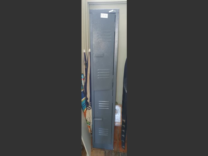 GREY METAL 2-DOOR STAFF LOCKER, 45 x 30 x 180cm