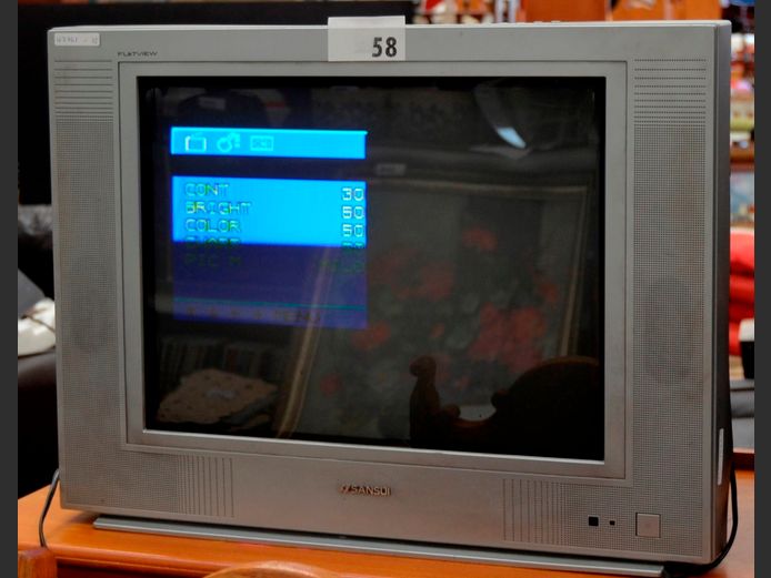 SANSUI FLATVIEW 54cm COLOUR TV [Switches on, untested further] ### LICENCE PLEASE ###