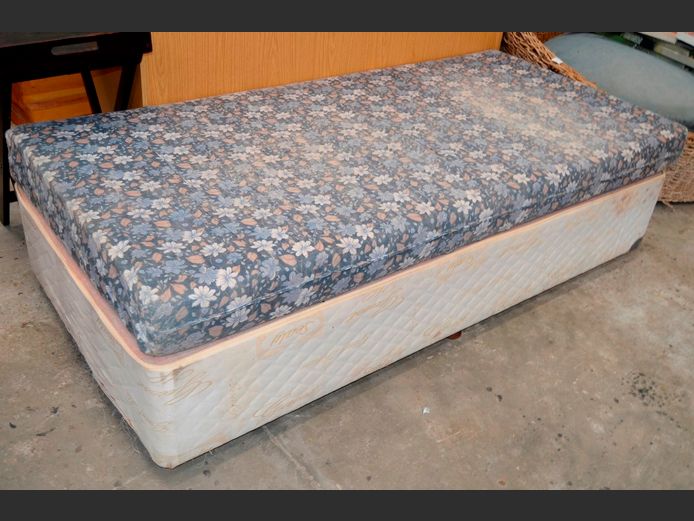 SEALY SINGLE BED BASE WITH BLUE FOAM MATTRESS [Some wear & tear to base]