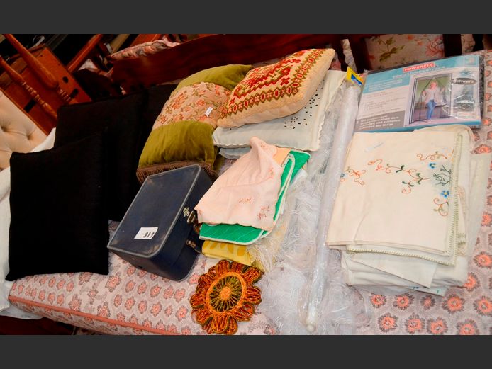 SCATTER CUSHIONS, MOSQUITO NET, TABLECLOTHS, etc