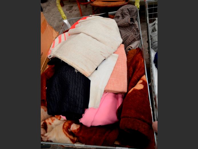 BLANKETS, TOWELS, OFF-CUT FABRIC, etc [Excl. Bin]