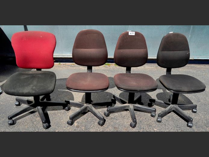 LOT OF 4 SWIVEL OFFICE CHAIRS: BLACK & BLACK & BURGUNDY [Needs a clean]