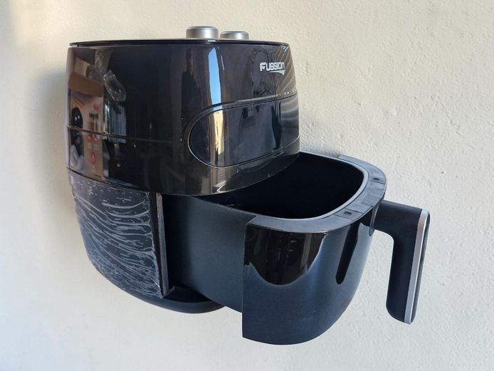 Fussion 6.0 Litre Air Fryer - Black, Energy Efficient (New in Box)