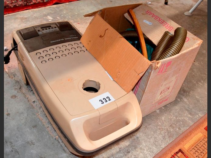 VINTAGE ELECTROLUX VACUUM CLEANER [Switches on, untested further]