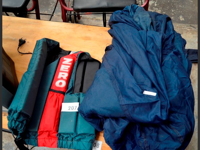 LOT: ZERO CHILD'S LIFE JACKET & A CAR COVER