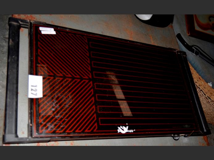 SALTON HOTTRAY, 76 x 39cm [Switches on, untested further].