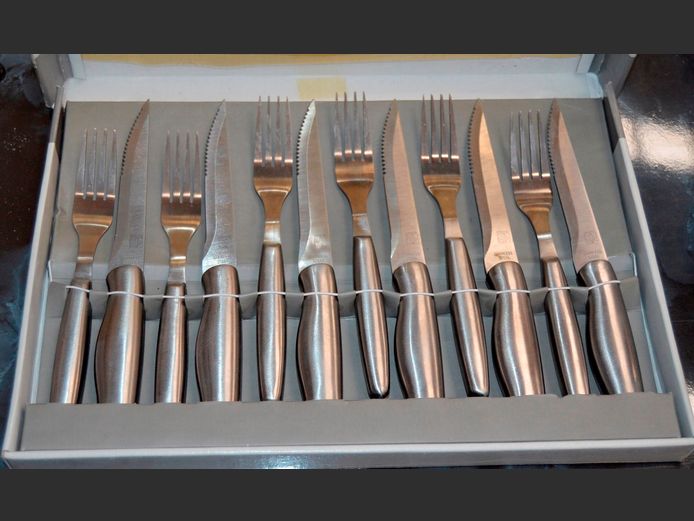 HOME ELEGANCE 12-PIECE STAINLESS STEEL STEAK KNIFE & FORK SET