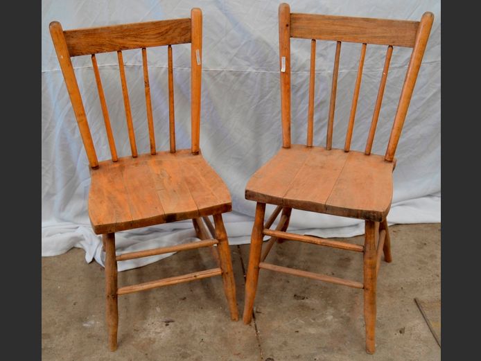 PAIR OAK SPINDLE BACK DINING CHAIRS