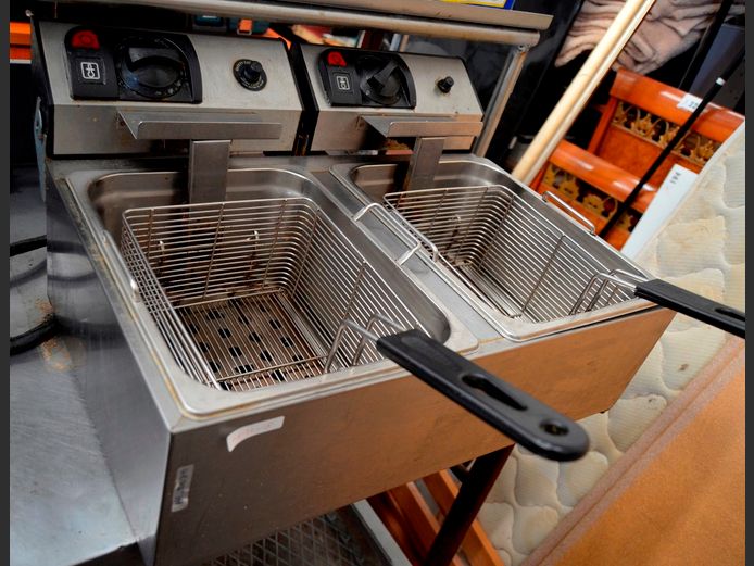 STAINLESS STEEL 2-BAY COUNTER TOP CHIP FRYER, 47 x 45 x 28cm [Switches on, untested further]