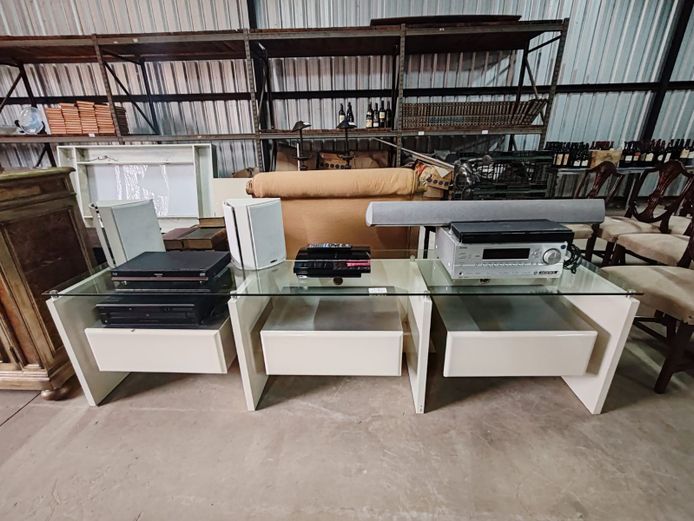 TV Unit & Mixed Electronics Lot (STC )