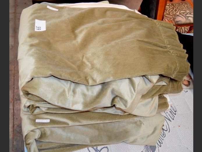 SET OF 3 DROPS GREEN CURTAINS