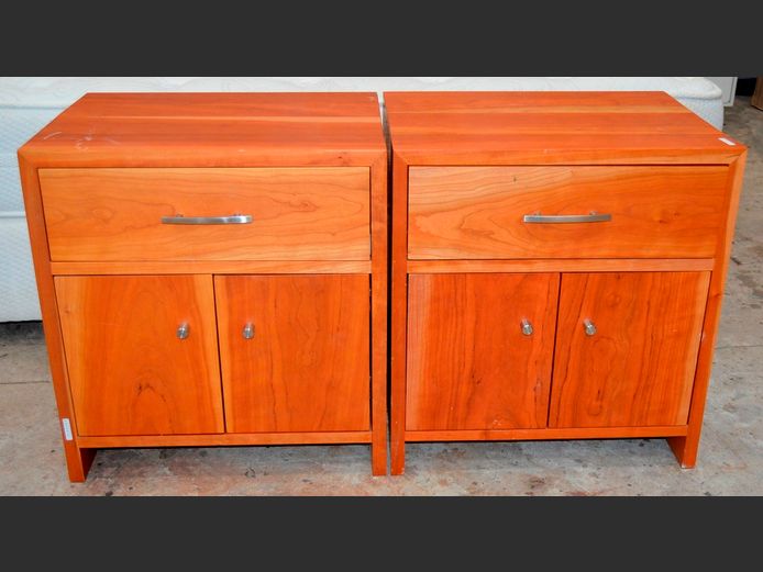 PAIR CHERRYWOOD 2-DOOR, SINGLE DRAWER BEDSIDE PEDESTALS, 60 x 45 x 65cm